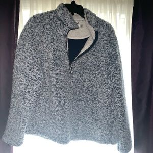 ❌SOLD❌ Never Worn Brand New Fuzzy Pull Over
